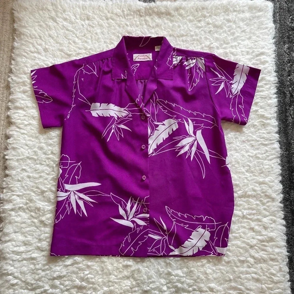 Rainbow Paradise Tops - VINTAGE: Rainbow Paradise 70s Hawaiian shirt with feather pattern - size small
